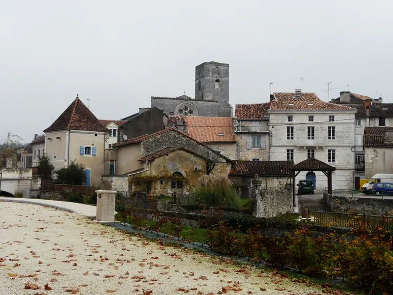 Vue de La Rochebeaucourt-et-Argentine, Dordogne