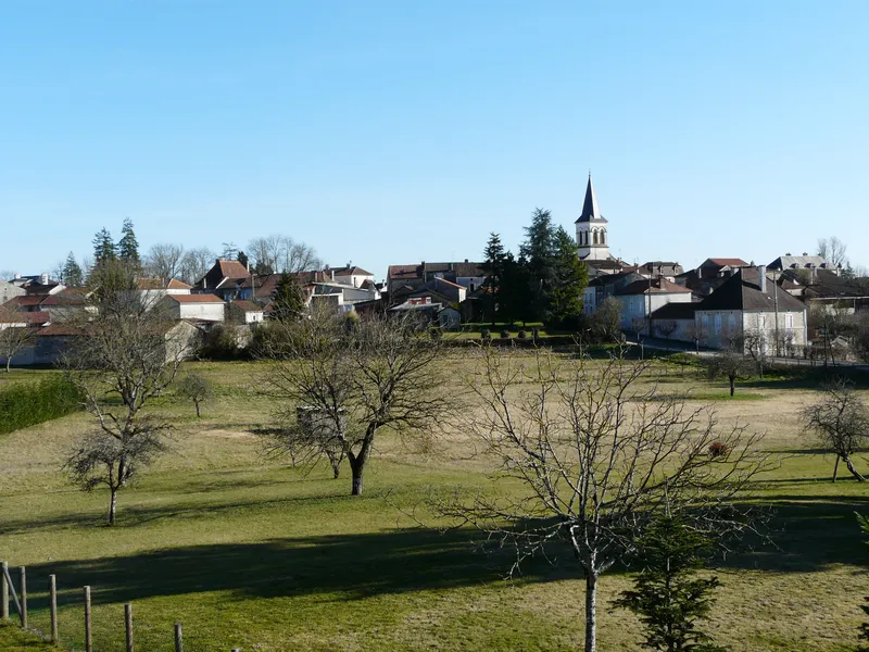 Vue de Négrondes, Dordogne