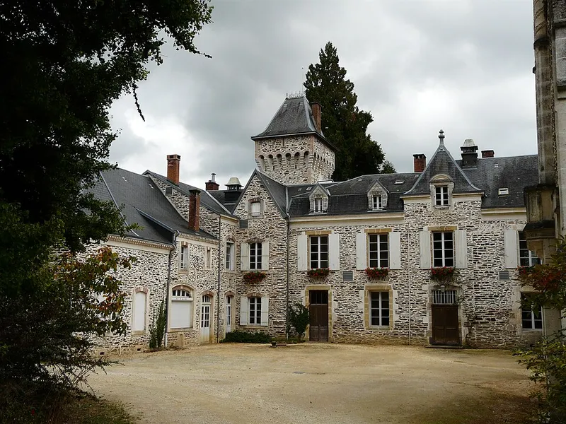 Vue de Saint-Priest-les-Fougères, Dordogne
